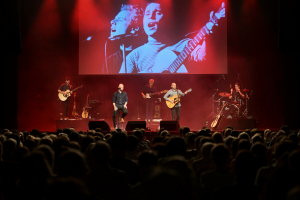 Erste Sahne abgeliefert von der Coverband The Bookends