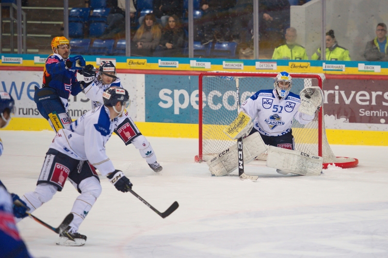EHC Kloten vs. EVZ Academy