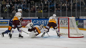 Erstes Heimspiel des EVZ endet mit 2:5 gegen Gen&egrave;ve-Servette HC